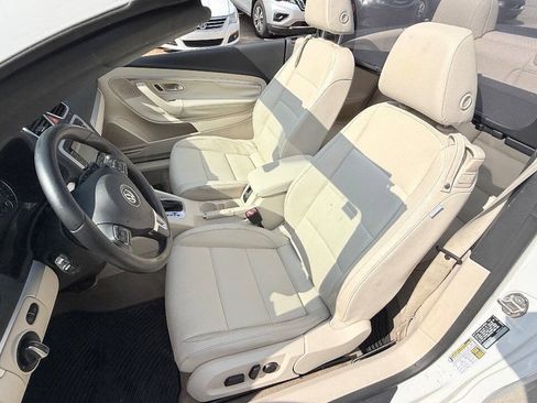 Used 2012 Volkswagen Eos Komfort FWD image 38