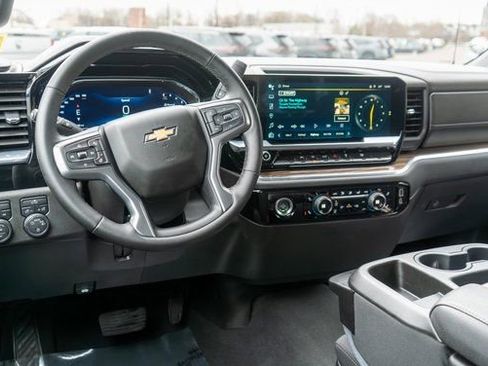 Used 2024 Chevrolet Silverado 1500 LT AWD/4WD image 12