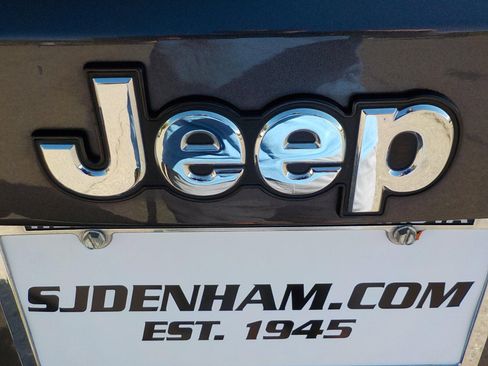 Used 2021 Jeep Renegade Latitude image 20