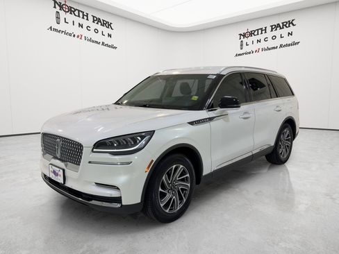 Used 2024 Lincoln Aviator 2WD image 5