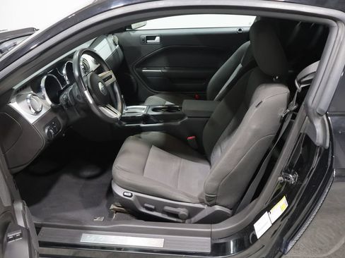 Used 2009 Ford Mustang Coupe RWD image 9