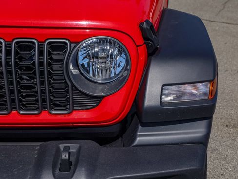 Used 2025 Jeep Wrangler Unlimited Sport AWD/4WD image 10