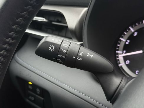 Used 2024 Toyota Highlander Limited image 15