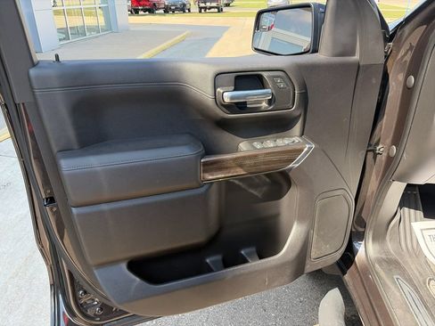 Used 2021 Chevrolet Silverado 1500 LT Trail Boss w/ Bed Protection Package AWD/4WD image 9
