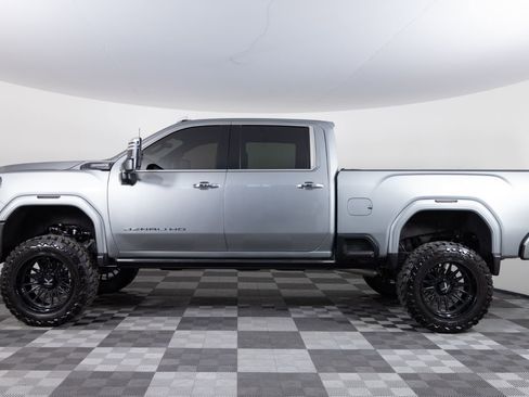 Used 2025 GMC Sierra 3500 Denali Ultimate AWD/4WD image 3