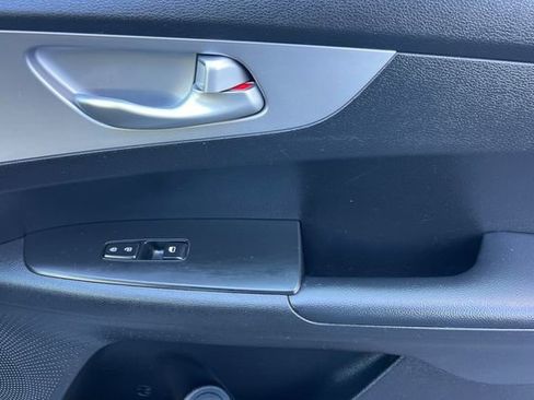 Used 2024 Kia Forte LXS image 18
