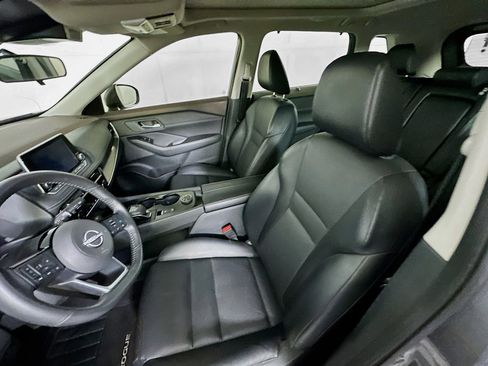 Used 2023 Nissan Rogue SV w/ SV Premium Package AWD/4WD image 13