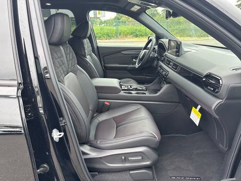 Used 2026 Honda Pilot Black Edition image 10
