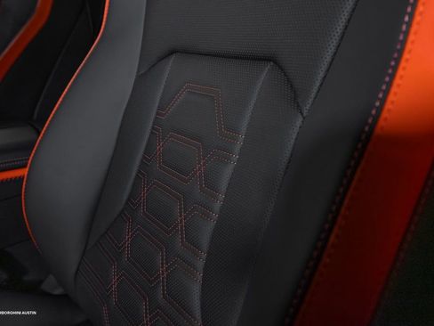 Used 2025 Lamborghini Urus SE image 36