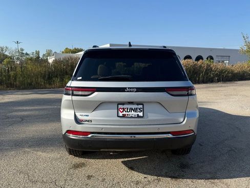 Used 2024 Jeep Grand Cherokee Limited 4xe image 11