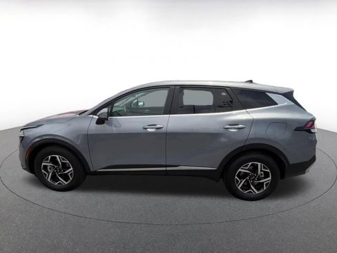 Used 2025 Kia Sportage LX FWD image 9