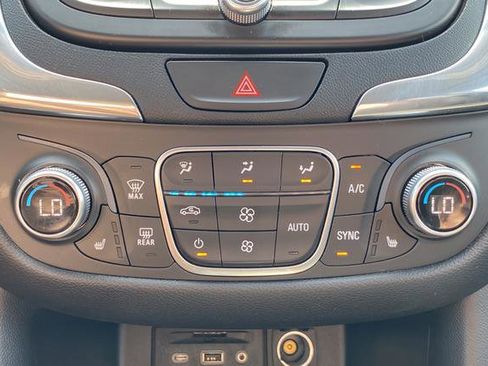 Used 2019 Chevrolet Equinox Premier AWD/4WD image 17