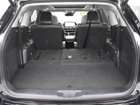 Used 2023 Toyota Highlander Platinum FWD image 33