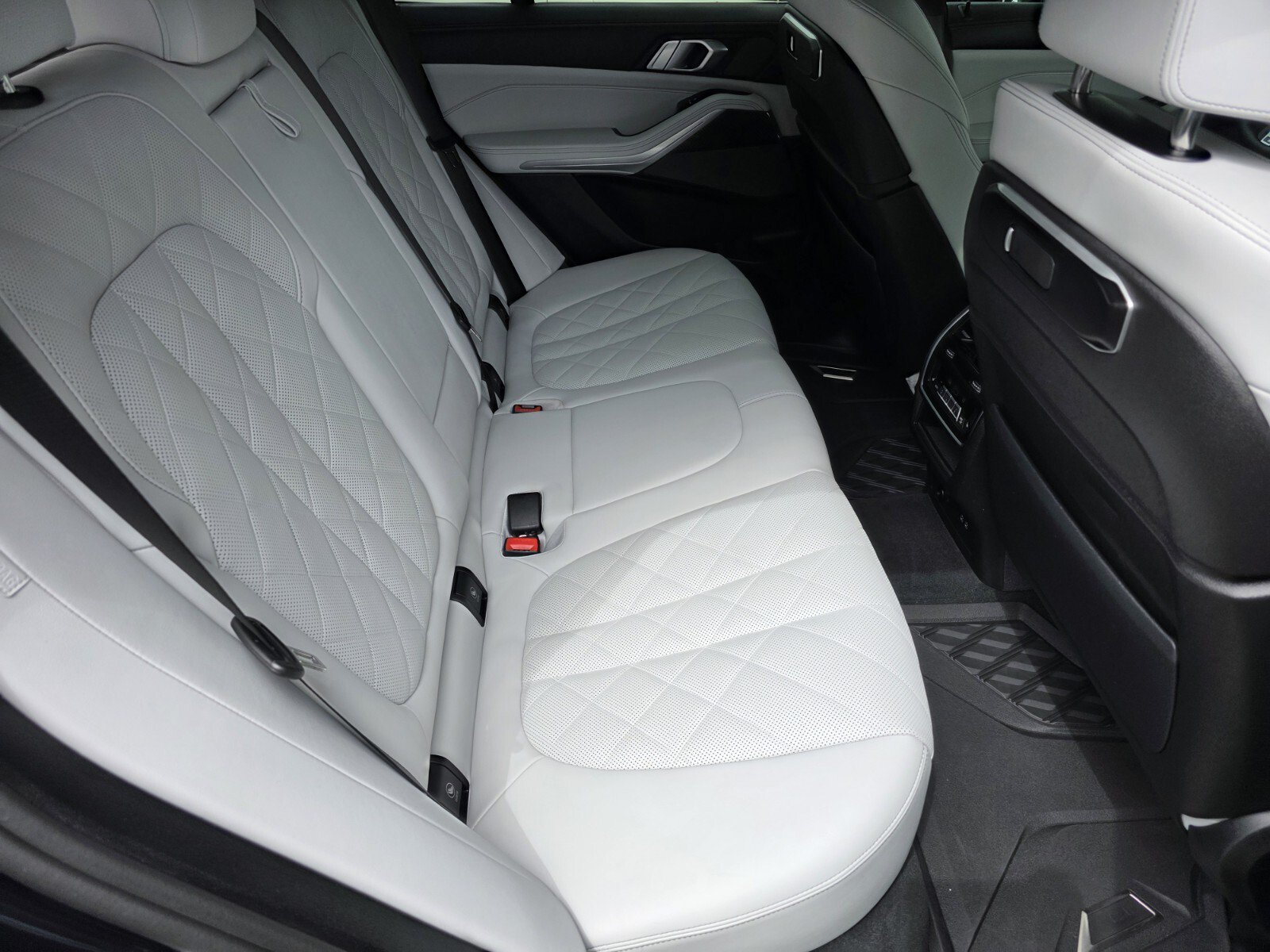 Used 2025 BMW X5 M60i w/ Climate Comfort Package AWD/4WD image 5