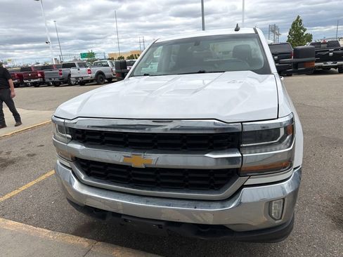 Used 2017 Chevrolet Silverado 1500 LT w/ LT Fleet Convenience Package AWD/4WD image 8
