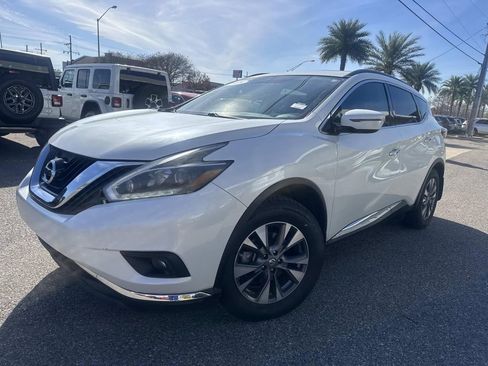 Used 2018 Nissan Murano SV image 3