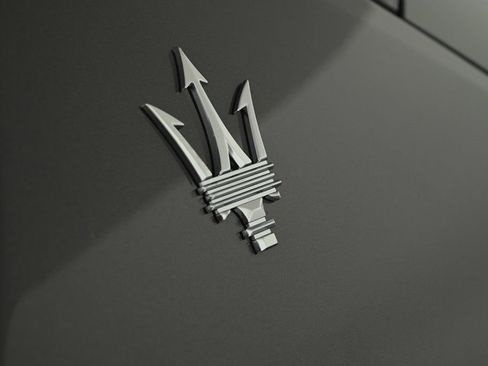 Used 2025 Maserati Grecale GT image 23