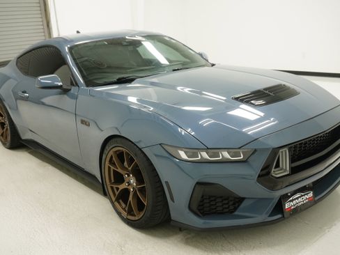 Used 2024 Ford Mustang GT RWD image 3