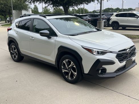 Used 2024 Subaru Crosstrek 2.0i Premium AWD/4WD image 2