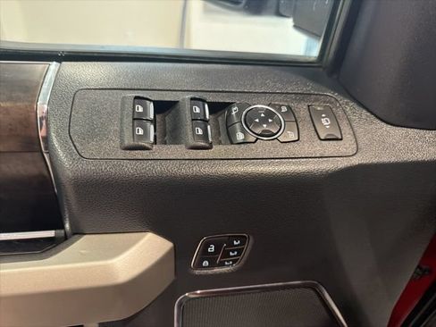 Used 2022 Ford F250 Lariat w/ Lariat Ultimate Package AWD/4WD image 11