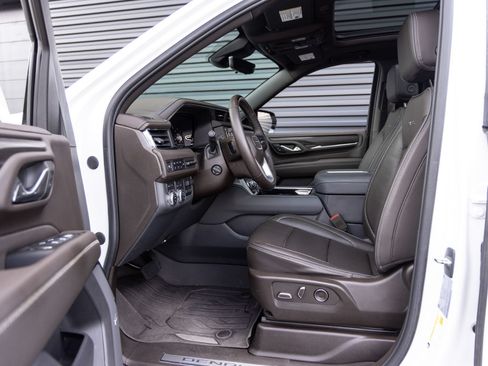 Used 2023 GMC Yukon Denali w/ Denali Reserve Package AWD/4WD image 20