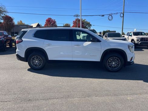 Used 2025 GMC Acadia Elevation FWD image 6