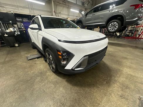Certified 2024 Hyundai Kona SEL FWD image 1