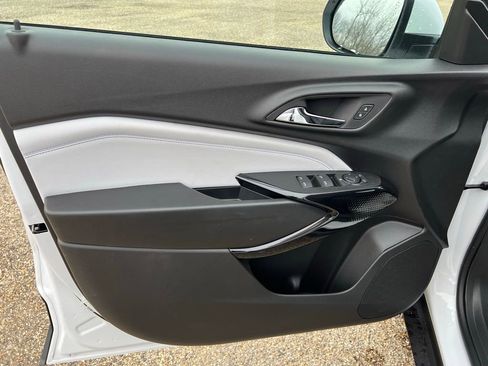 New 2026 Chevrolet Trax LT w/ LT Convenience Package FWD image 22