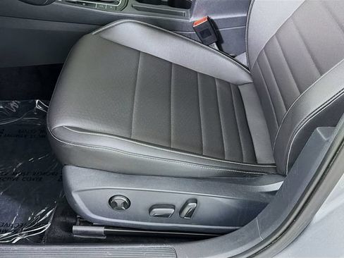 Used 2023 Volkswagen Jetta SE FWD image 20