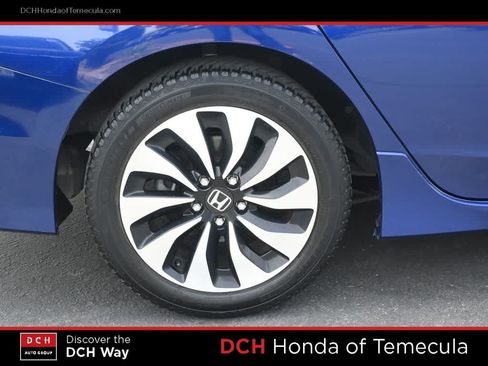 Used 2017 Honda Accord Touring image 23