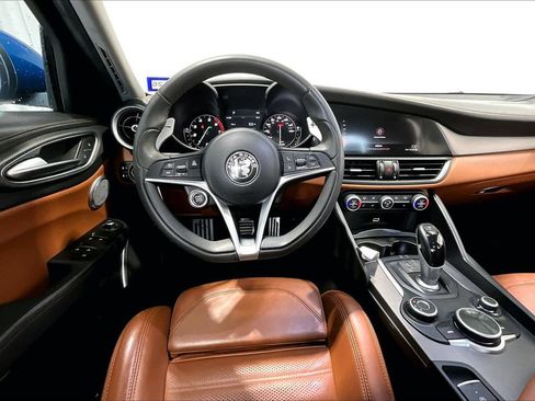 Used 2019 Alfa Romeo Giulia Ti Sport w/ Quick Order Package 22S Sport AWD/4WD image 14