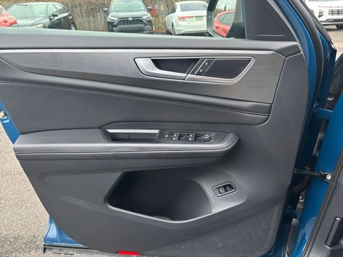 Used 2025 Volkswagen Atlas Cross Sport SE image 20