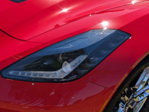 Used 2019 Chevrolet Corvette Stingray Coupe w/ 1LT RWD image 10