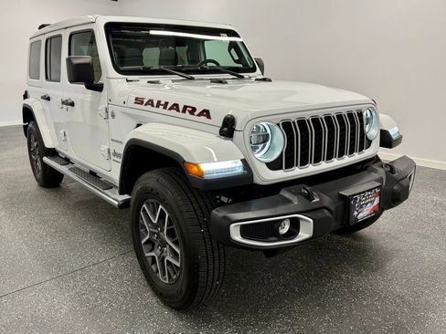 Used 2024 Jeep Wrangler Sahara w/ Safety Group image 14