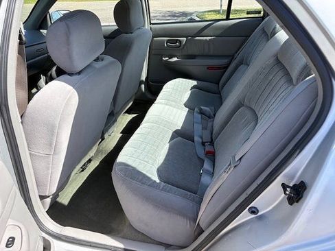 Used 2001 Buick Century Custom w/ Premium Pkg FWD image 10