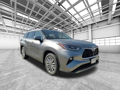 New 2025 Toyota Highlander Platinum
