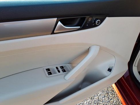 Used 2015 Volkswagen Passat 1.8T Limited Edition image 15