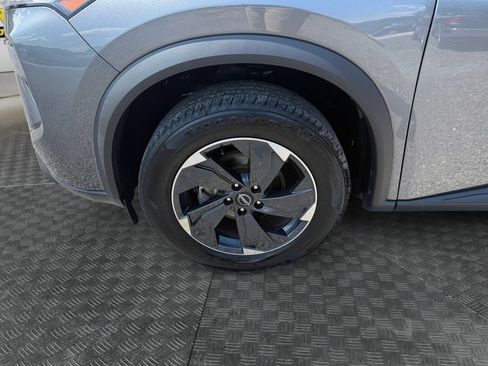 Used 2024 Nissan Rogue SV AWD/4WD image 14