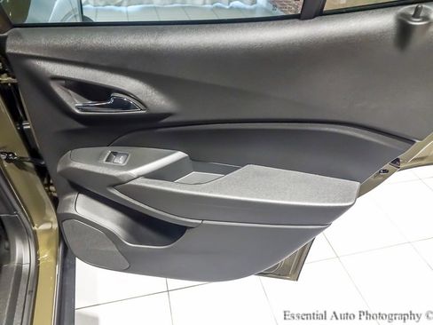 Used 2024 Chevrolet Trax LT image 28