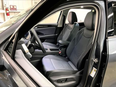 New 2026 Volkswagen Tiguan SE image 11