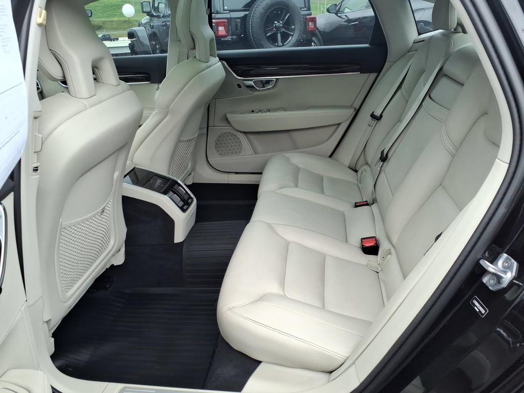 Used 2018 Volvo S90 T5 Momentum w/ Convenience Package AWD/4WD image 13