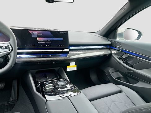 New 2026 BMW i5 eDrive40 w/ Premium Package AWD/4WD image 25