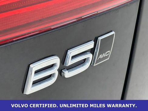Certified 2025 Volvo XC60 B5 Plus AWD/4WD image 10