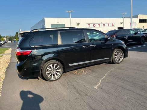 Used 2018 Toyota Sienna Limited Premium AWD/4WD image 8