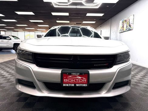 Used 2022 Dodge Charger SXT RWD image 3
