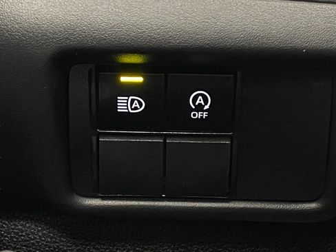 Used 2023 Toyota Highlander L image 14