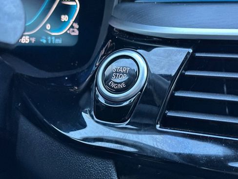 Used 2023 BMW 530e w/ Convenience Package image 24