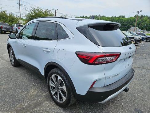 Certified 2025 Ford Escape Platinum w/ Class II Trailer Tow Package AWD/4WD image 7