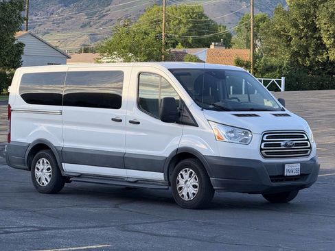 Used 2019 Ford Transit 150 XLT RWD image 3