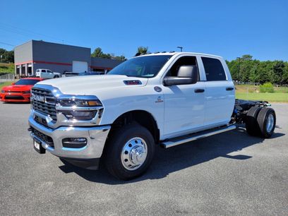 New 2025 RAM 3500 Tradesman w/ Chrome Appearance Group